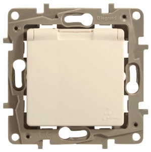 Розетка с/з IP 44 с крышкой и шторками, автоматические клеммы,16А слоновая кость, Etika Legrand
